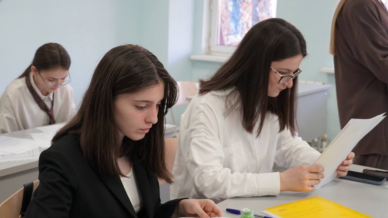 Накануне в Гуманитарно-педагогическом колледже совместно с Молодёжным парламентом при Собрании депутатов городского округа «город Махачкала» прошёл ко...