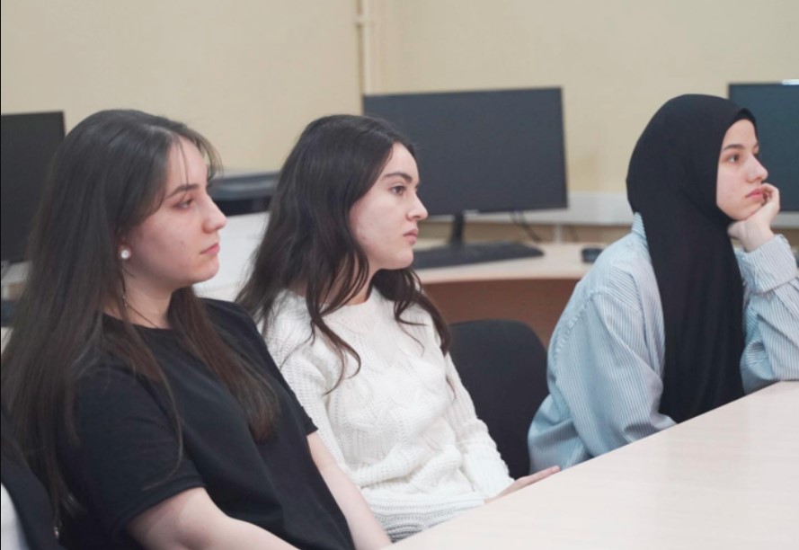 Собрание старост всех групп и направлений колледжа.