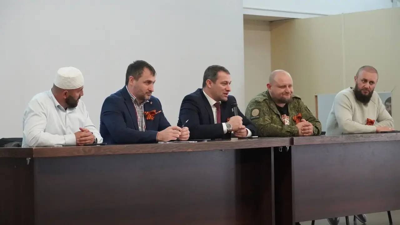 В стенах гуманитарно-педагогического колледжа в преддверии Дня Победы прошла встреча в рамках федерального проекта «Диалоги с героями».