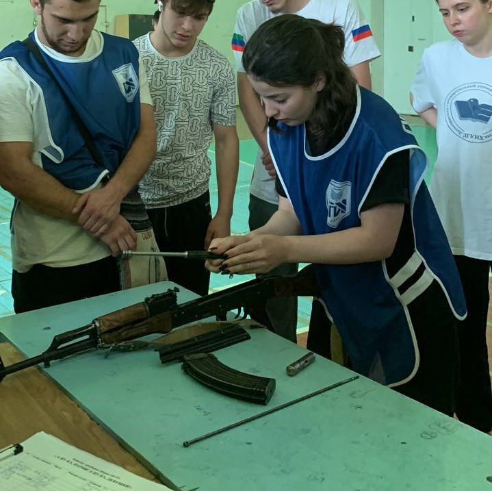 Военно-патриотический конкурс «А ну-ка, парни! А ну-ка, девушки!»