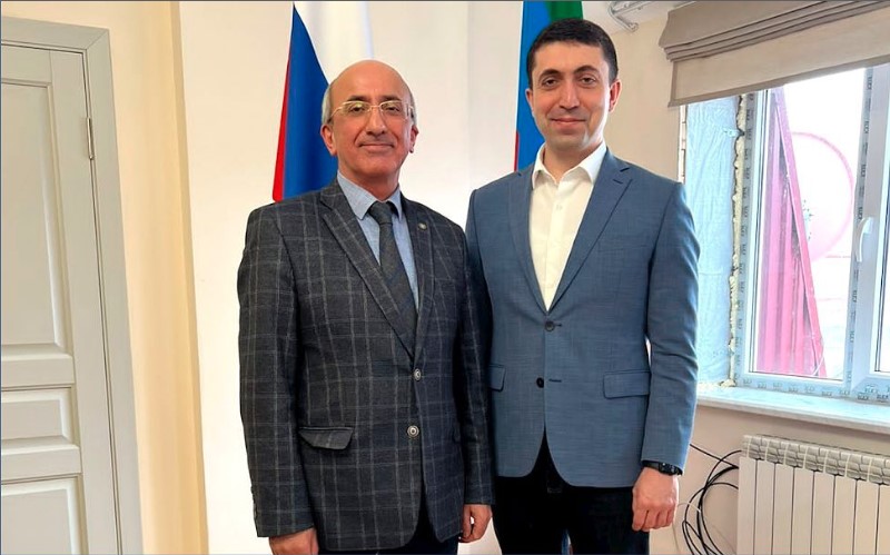 Встреча директора колледжа Алаутдина Аскерова с министром по делам молодёжи Камилём Саидовым.
