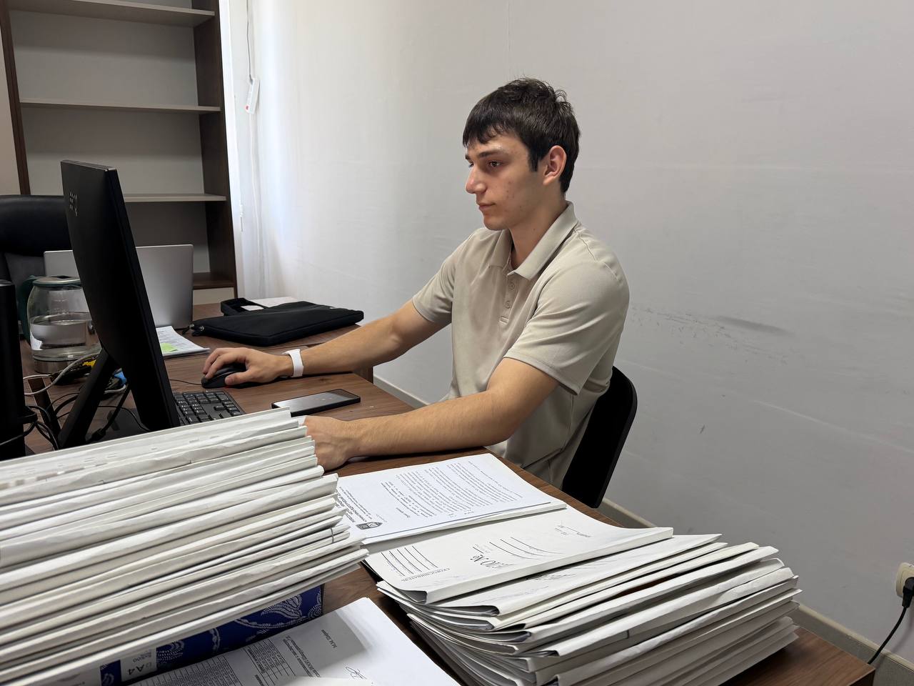 Заместитель директора по воспитательной работе и системный администратор приняли участие в ВКС-вебинаре.